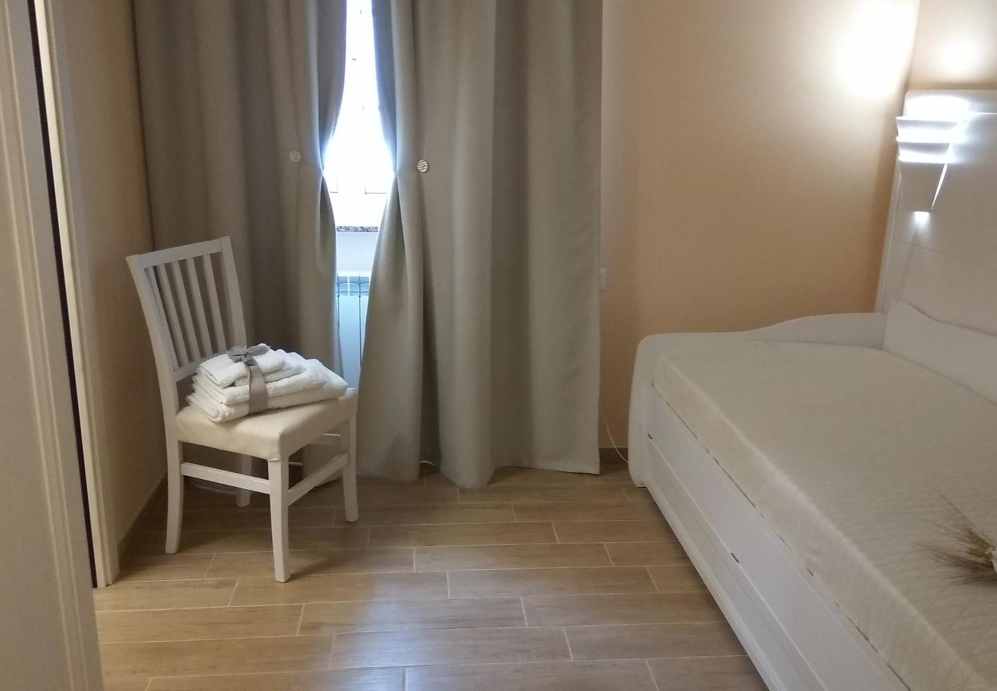 Bed and Breakfast Le Camelie Marina di Ginosa Habitación foto