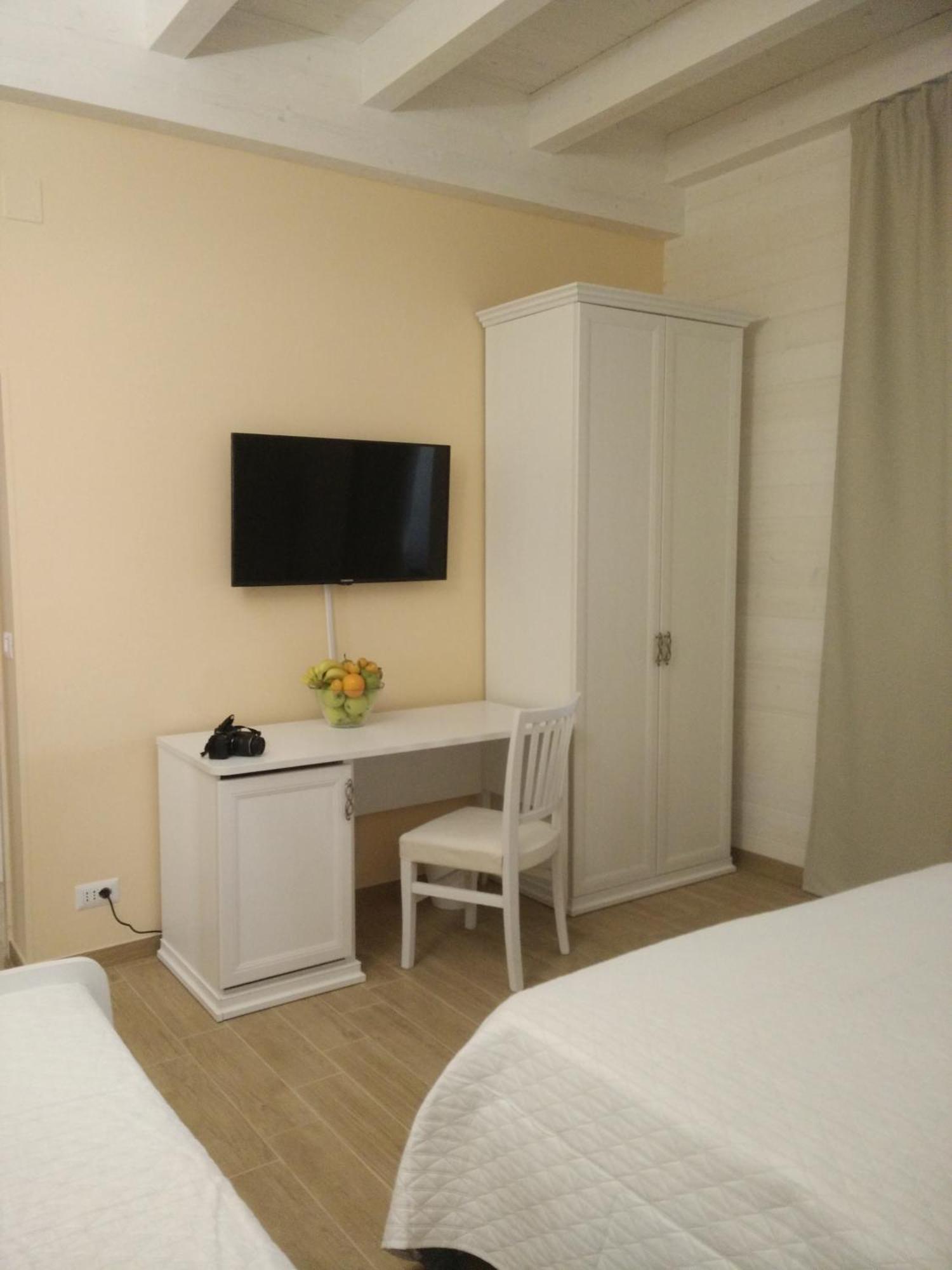 Bed and Breakfast Le Camelie Marina di Ginosa Habitación foto