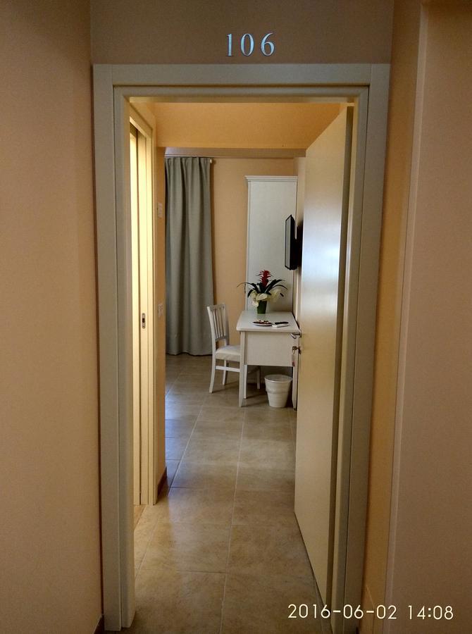 Bed and Breakfast Le Camelie Marina di Ginosa Habitación foto