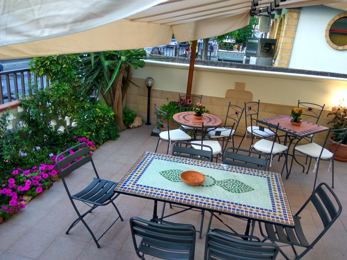 Bed and Breakfast Le Camelie Marina di Ginosa Exterior foto