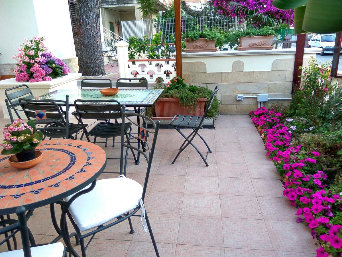 Bed and Breakfast Le Camelie Marina di Ginosa Exterior foto