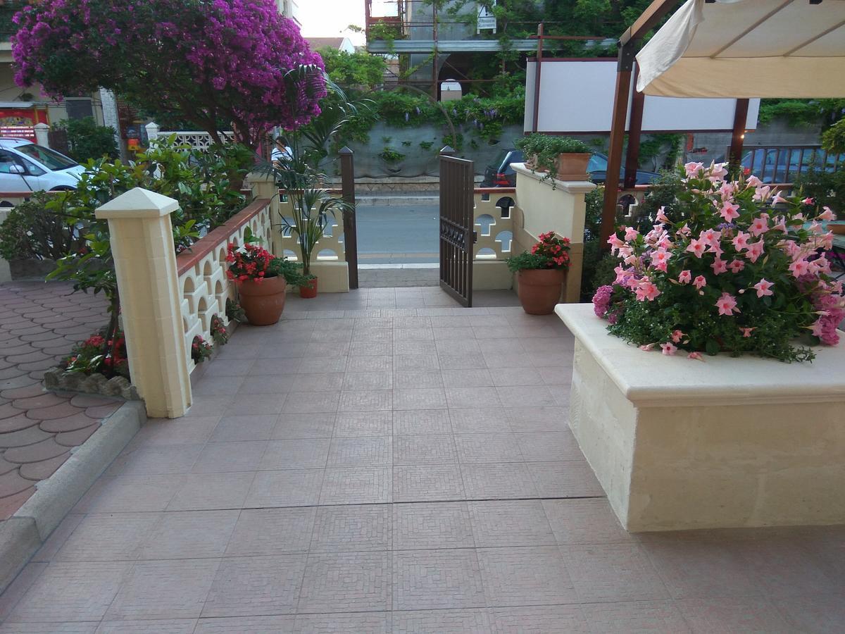 Bed and Breakfast Le Camelie Marina di Ginosa Exterior foto